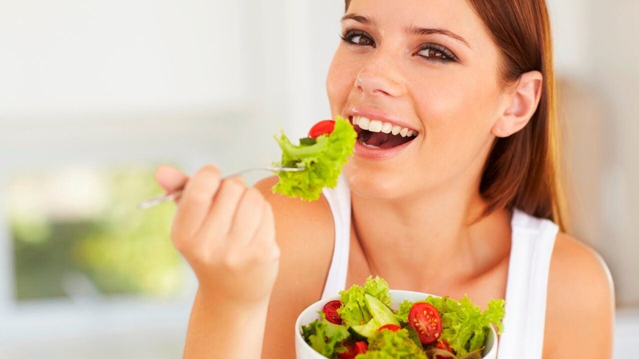 äta grön sallad på en lat kost